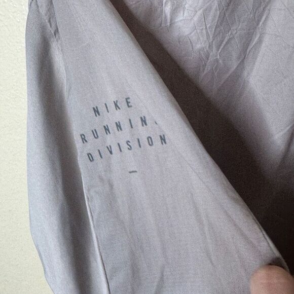 Nike Running Shirt Women's XL Crewneck Long Sleeve Lightweight Performance - Picture 4 of 10